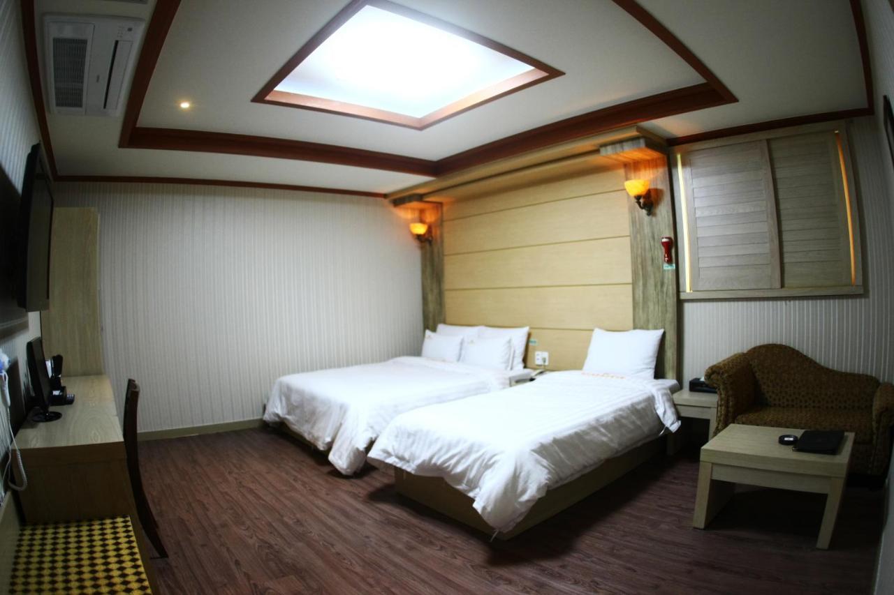 Metro Pol Tourist Hotel Pyeongtaek Zimmer foto