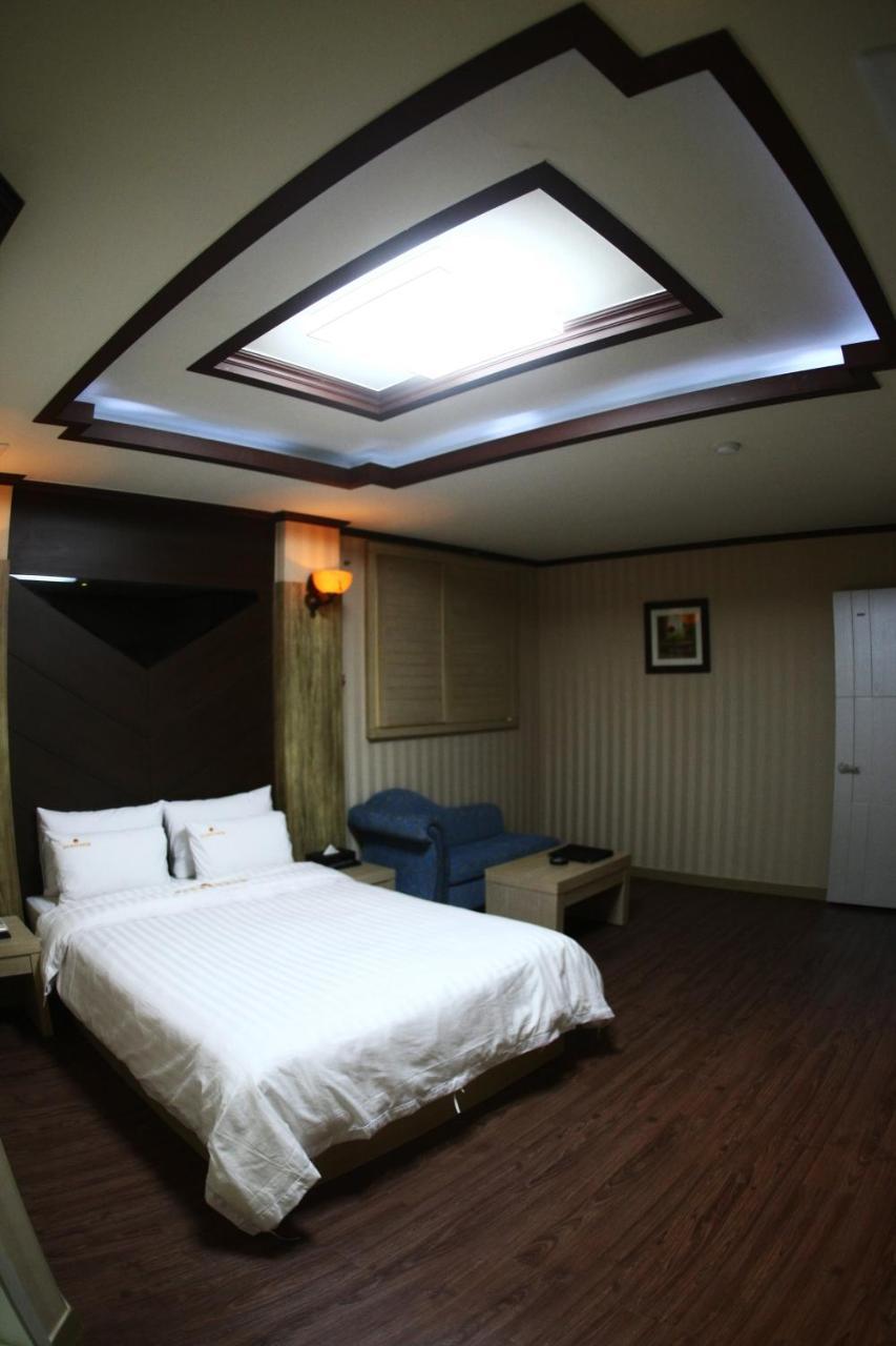 Metro Pol Tourist Hotel Pyeongtaek Zimmer foto