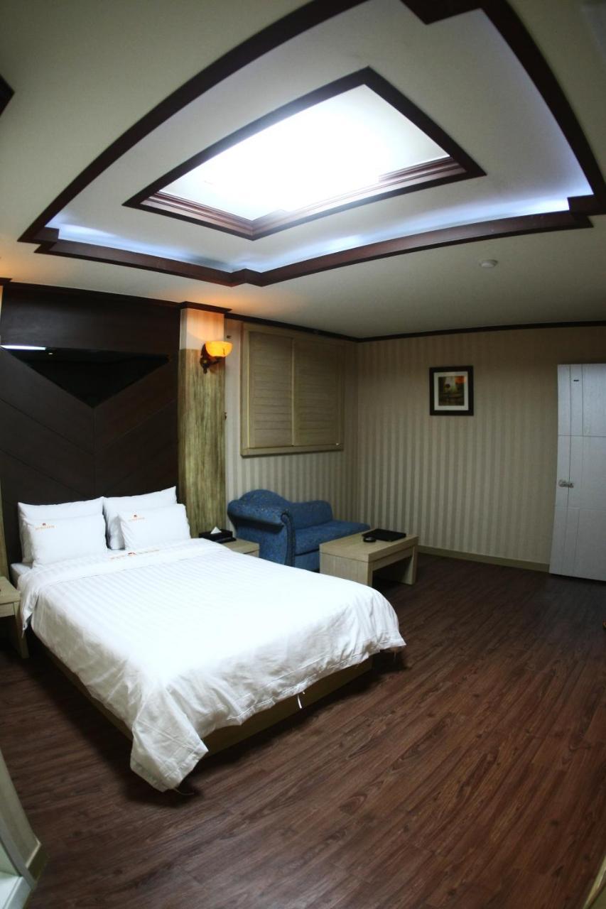 Metro Pol Tourist Hotel Pyeongtaek Zimmer foto