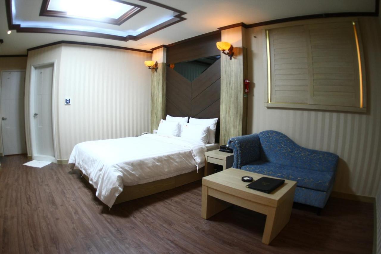 Metro Pol Tourist Hotel Pyeongtaek Zimmer foto