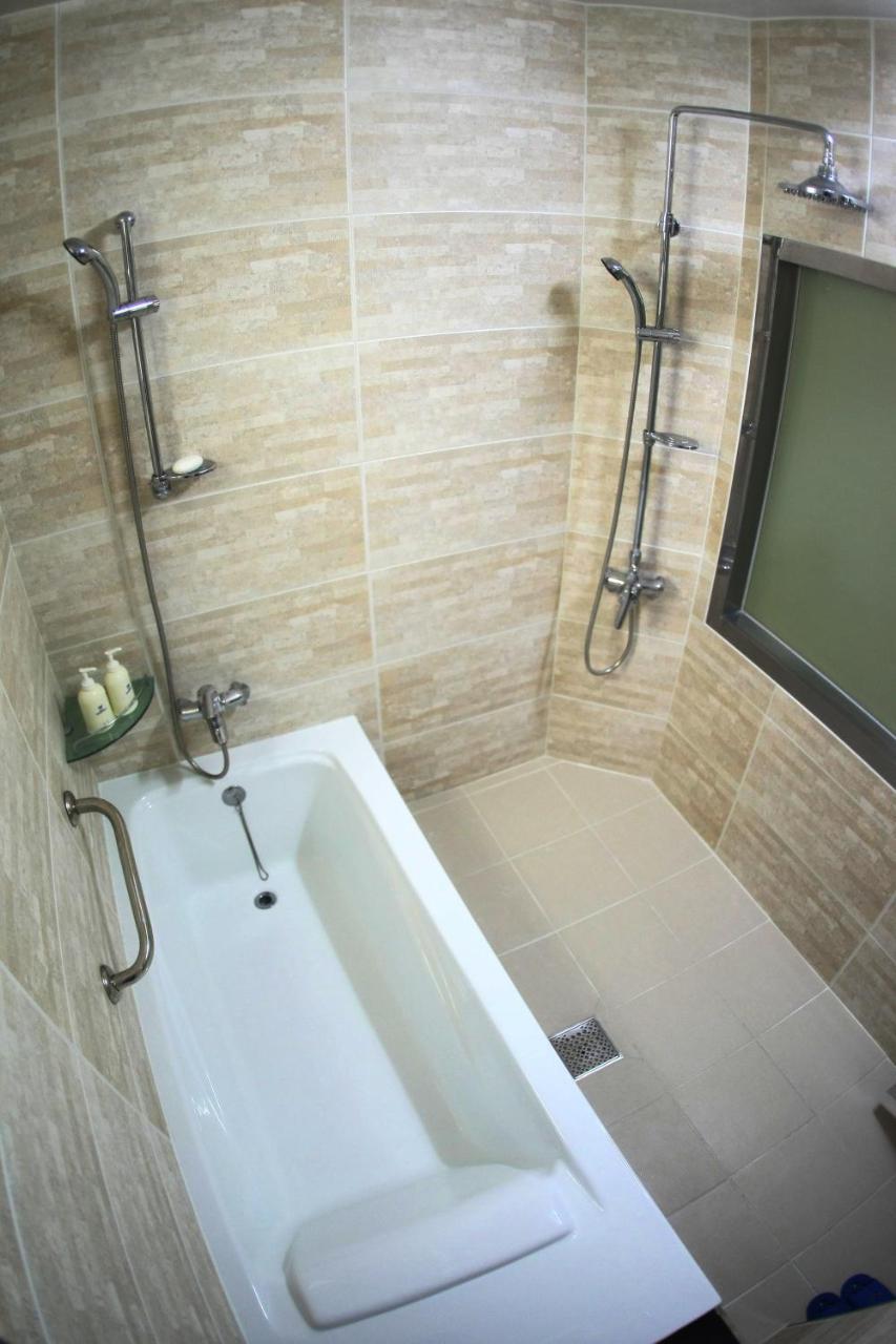 Metro Pol Tourist Hotel Pyeongtaek Zimmer foto